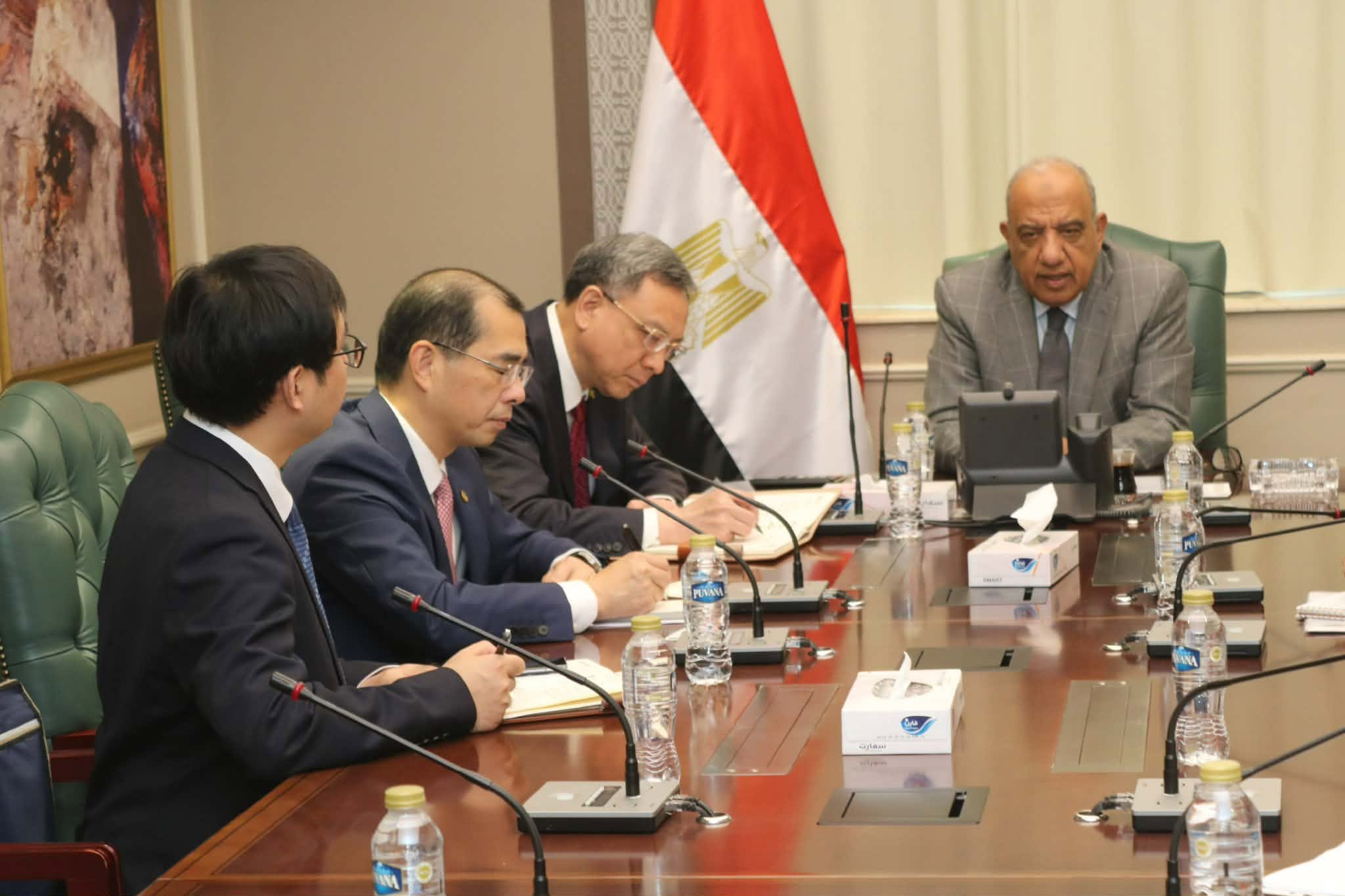وزير الكهرباء يبحث مع مجموعة “China Energy” و”EPPEI” تعزيز التعاون فى دمج الطاقة المتجددة ومرونة الشبكة