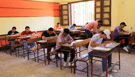 تكييفات ومراوح وأسرة جديدة.. استعدادات مكثفة لاستراحات الثانوية العامة بسوهاج