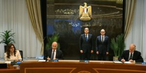مدبولي يشهد توقيع اتفاقية بين جهاز المشروعات وطاقة عربية