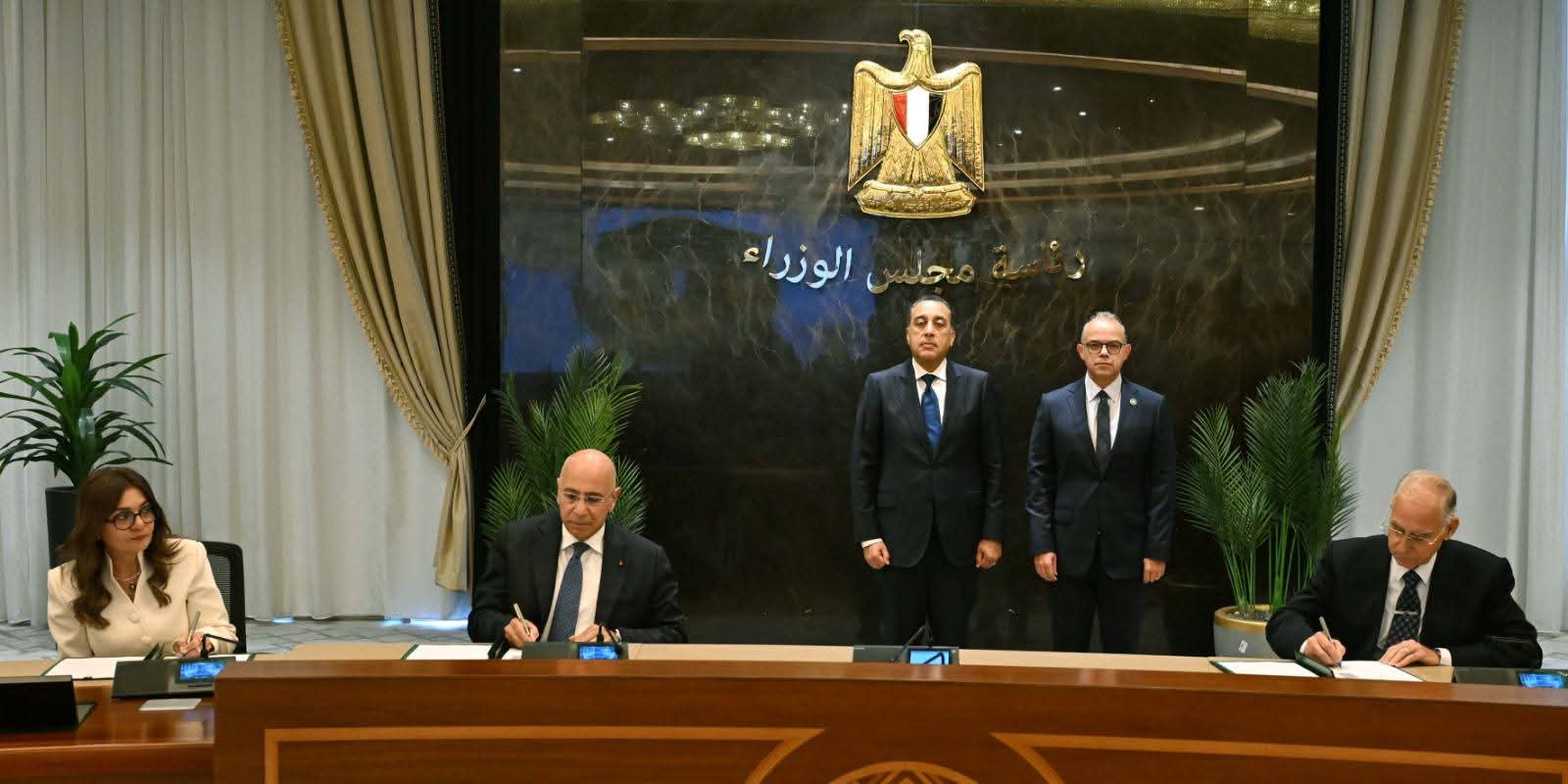مدبولي يشهد توقيع اتفاقية بين جهاز المشروعات وطاقة عربية