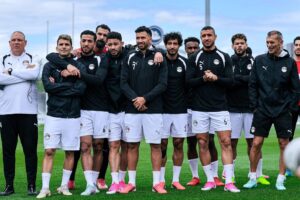 محاضرة فنية للاعبي منتخب مصر لشرح تعديلات وقوانين التحكيم الجديدة بكأس العالم