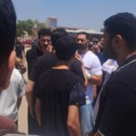حسني عبدربه أثناء وداعه لخاله بالمحلة الكبرى