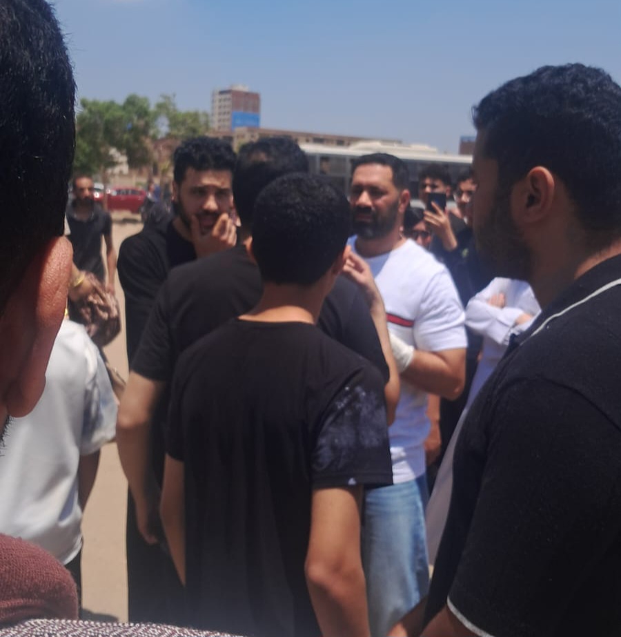 حسني عبد ربه لاعب الإسماعيلي السابق يودع خاله من مدينة المحلة الكبرى