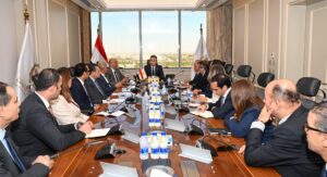 وزير التموين يجتمع مع “تنمية المشروعات” و”كازيون” لبحث مجالات التعاون ضمن «كاري أون»