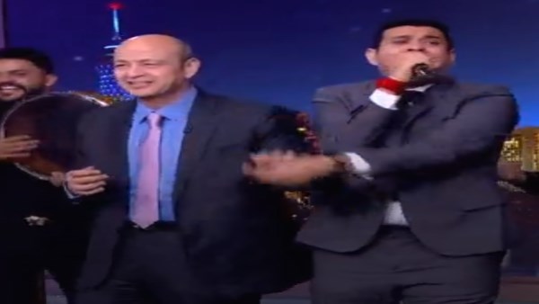 عمرو أديب يصف محمود الليثي بـ “الطاقة الإيجابية”: صوتك سر نشاطي الصباحي
