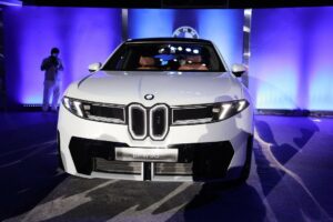 “جلوبال أوتو” تُطلِق BMW iX3 الجديدة كليًّا أول طرازات Neu Klasse لأول مرة في مصر
