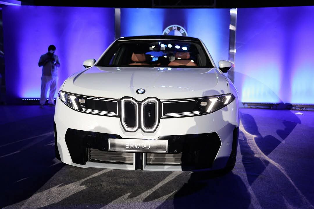 “جلوبال أوتو” تُطلِق BMW iX3 الجديدة كليًّا أول طرازات Neu Klasse لأول مرة في مصر