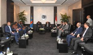 وزير الاستثمار ونائب رئيس الوزراء الكونغولي يبحثان تعزيز الشراكة الاقتصادية وفتح آفاق جديدة للاستثمار