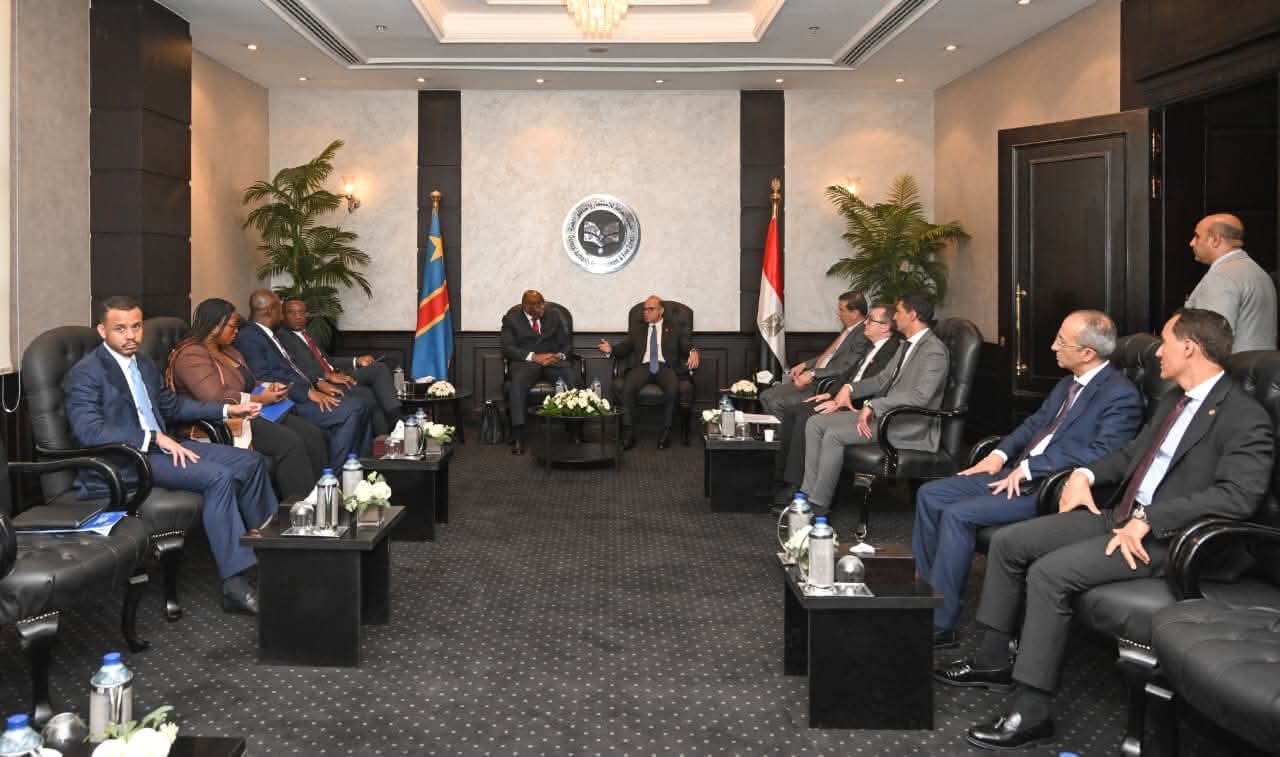 وزير الاستثمار ونائب رئيس الوزراء الكونغولي يبحثان تعزيز الشراكة الاقتصادية وفتح آفاق جديدة للاستثمار