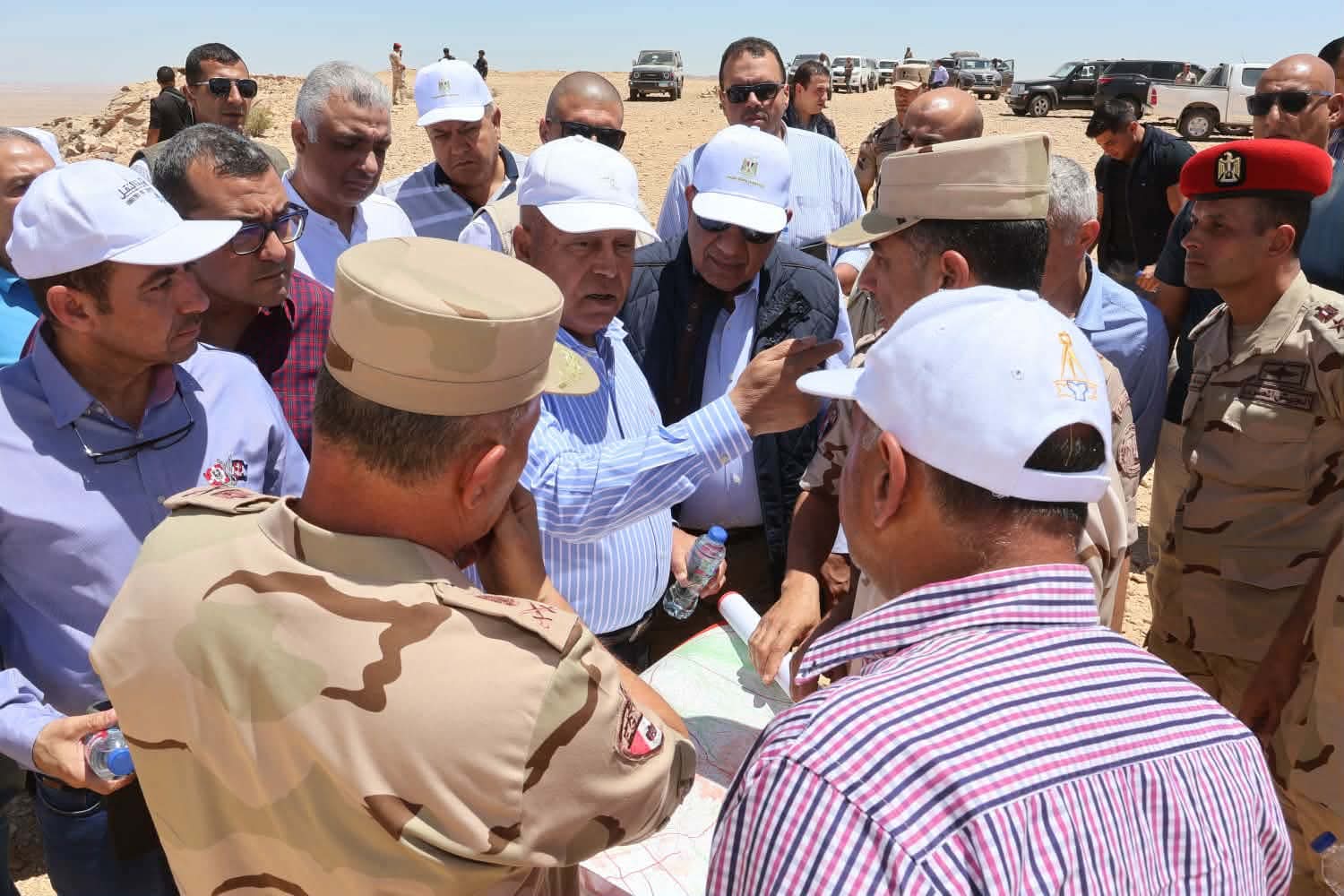 وزيرا النقل والكهرباء يتفقدان منطقتي جبل سحابة بوسط سيناء ‏وعتاقة بالسويس ‏