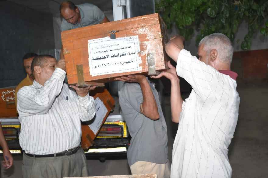 مدير تعليم سوهاج: نجاح كامل لمنظومة تأمين الامتحانات وعدم تسجيل أي حالات تسريب بالشهادة الإعدادية