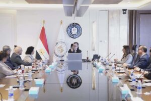 وزير التخطيط يدرس تطبيق مبادرة كلية ثندربيرد “100 مليون متعلم” لتعزيز الفكر الابتكاري