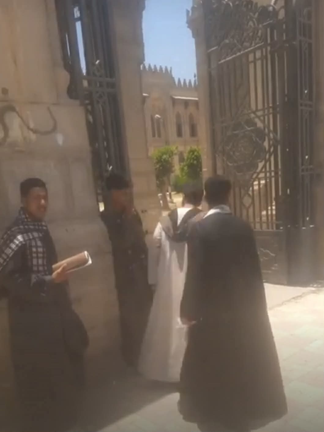 “الامتحان سهل”.. “البورصجية” ترصد آراء طلاب الشهادة الثانوية الأزهرية بأسيوط