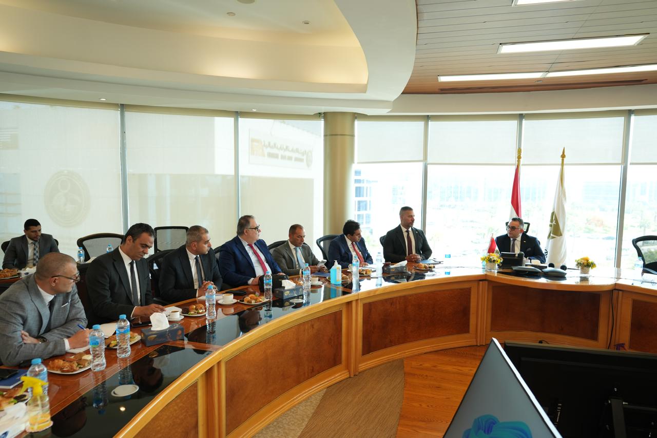  البورصة المصرية تبحث مع الجمعية المصرية لإدارة الاستثمار آليات تطوير الأدوات المالية