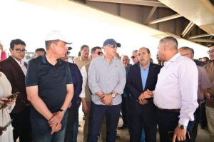 وزير الري ومحافظ المنيا يتفقدان أعمال تطهير النيل وترعة الإبراهيمية وعدداً من المشروعات المائية بالمحافظة