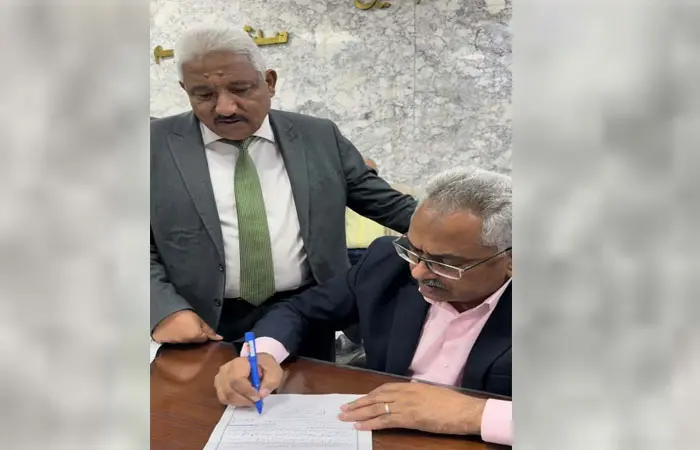 خلال اللقاء الأسبوعي للمواطنين.. محافظ سوهاج يوجه بتوفير مشروع رزق دائم ومساعدات عاجلة لربة منزل
