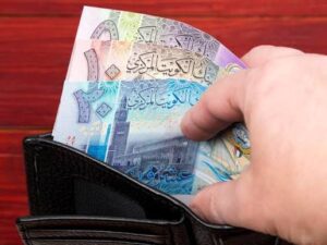 سعر الدينار الكويتي اليوم الإثنين في مصر