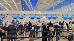 مصر للطيران تواصل جسرها الجوي لعودة ضيوف الرحمن حجاج بيت الله الحرام