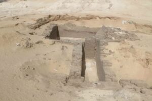 كشف أثري بجبل الطير بالمنيا يزيح الستار عن أسرار العمارة الجنائزية في مصر القديمة