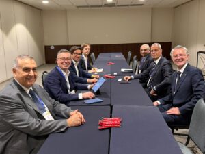 مصر للطيران تبحث سبل التعاون المستقبلي مع كبرى الشركات العالمية في مجالات تصنيع الطائرات والمحركات والتأجير والتمويل