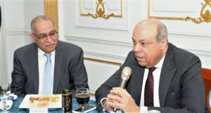 وزير الطيران المدني يكرّم مدير عام المجلس الطبي الجوي تقديرًا لمسيرة مهنية حافلة بالعطاء