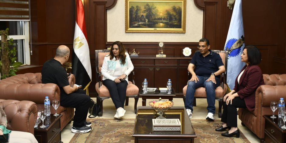وزيرة التنمية المحلية والبيئة تبحث تطوير منظومة المخلفات بالبحر الأحمر وتحسين الخدمات البيئية