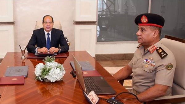 الرئيس السيسي يستقبل وزير الدفاع والإنتاج الحربي