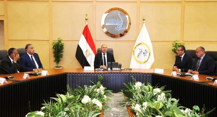 وزير النقل يترأس عمومية القابضة للطرق والكباري