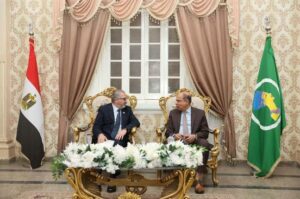 محافظ المنيا: التسجيل والوعي المجتمعي أساس نجاح منظومة التأمين الصحي الشامل