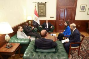 وزير الصحة يجتمع بمدير عام المركز الأفريقي لمكافحة الأمراض