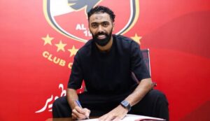 الأهلي ينجح في تجديد تعاقد حسين الشحات لموسمين