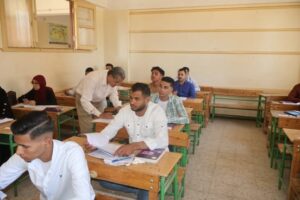 محافظ سوهاج يتفقد لجان الامتحانات بمدرستي محمد فريد وجمال الغيطاني بجهنية