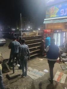 الجيزة إغلاق ٣ مقاهى ومحل عصير وإزالة كشك لمخالفتها وإشغالها للطريق العام