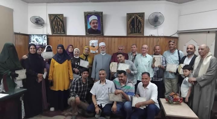 تكريم الفائزين بلقب “الأخصائي المثالي” بمنطقة سوهاج الأزهرية