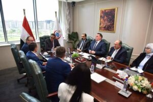 وزير الصحة يبحث مع سفير التشيك توطين تصنيع أسرة المستشفيات