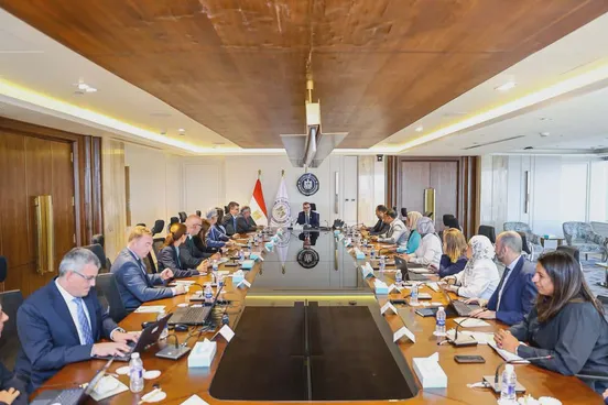 وزير التخطيط يبحث مع وفد البنك الدولي بدء العمل على صياغة “رؤية مصر 2040”