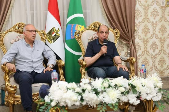 بحضور أعضاء مجلس النواب.. محافظ المنيا ووزير الرى يعقدان اجتماعا موسعاً لبحث مستجدات المشروعات القومية