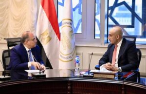 التعليم تبحث مع هيئة الدواءتعزيز التعاون لإعداد كوادر فنية متخصصة في قطاع الصناعات الدوائية
