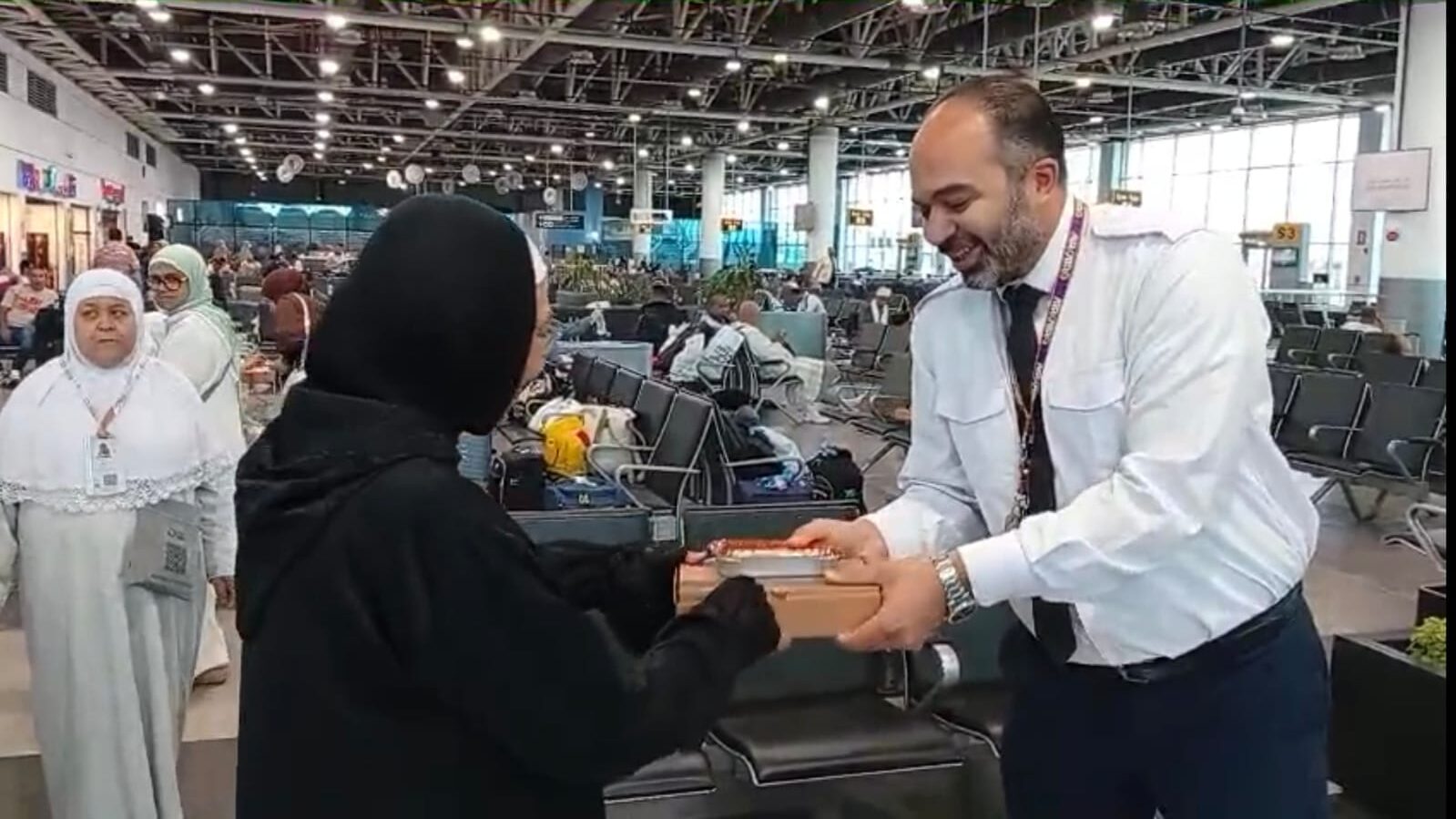 إيركايرو تدشن أولى رحلات عودة الحجاج من جدة إلى ميلانو عبر القاهرة وتنقل نحو 4200 حاج خلال موسم الحج