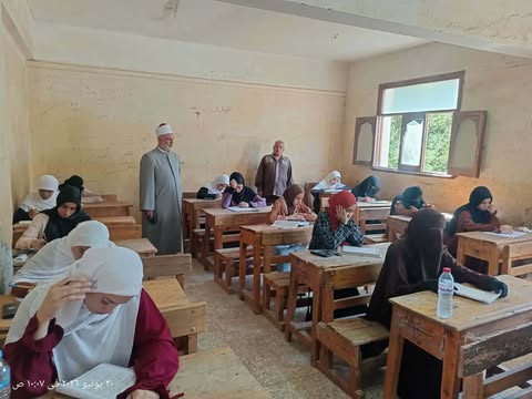 هدوء وانضباط في امتحان الكيمياء للثانوية الأزهرية بسوهاج ومتابعة ميدانية مكثفة للجان