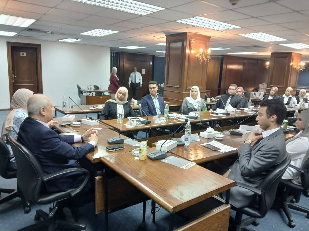 رئيس مصر للطيران للسياحة والأسواق الحرة يشهد ختام برنامج تأهيل موظفي البيع الجدد لدعم منظومة التميز بالأسواق الحرة