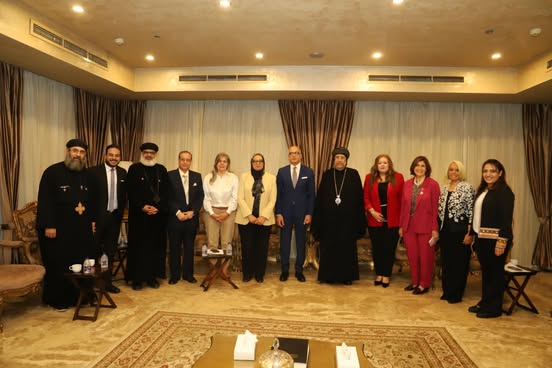 جامعة عين شمس والمركز الثقافي القبطي الأرثوذكسي يحتفلان بتخريج دفعة جديدة من دارسي لغة الإشارة