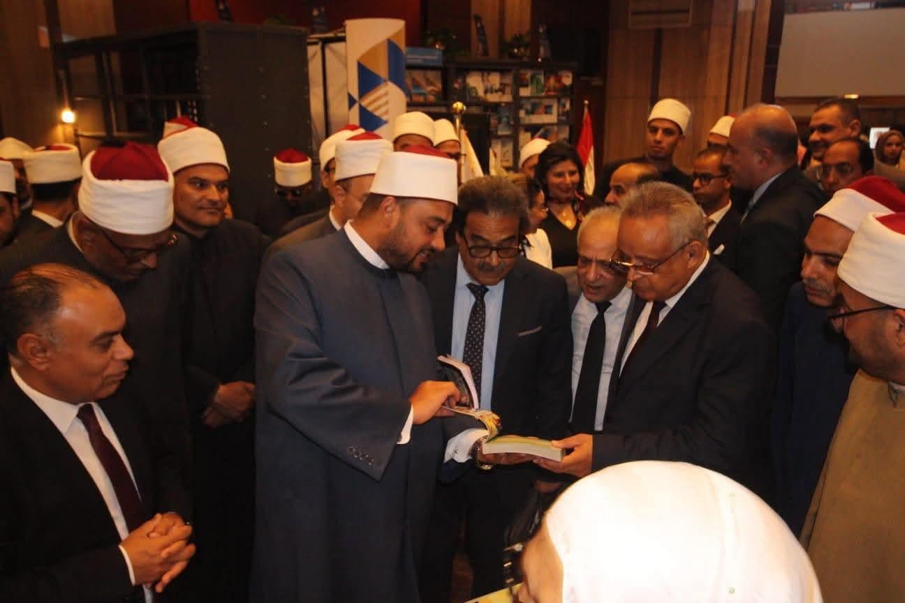 أمين الأعلى للشئون الإسلامية يشهد افتتاح معرض مكتبة الإسكندرية
