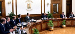 مدبولي يطلع على الاستعدادات لإطلاق تعداد السكان في 2027