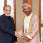 وزير خارجية إيران يبحث في عُمان أمن الملاحة في مضيق هرمز