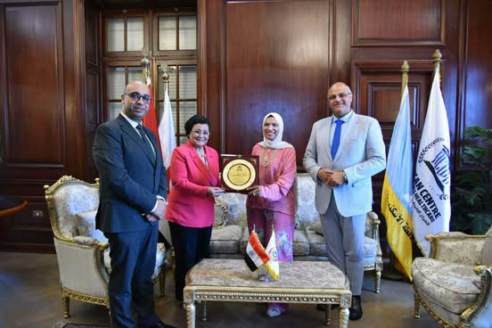 جولة تفقدية لنائب وزير الصحة بالإسكندرية لدعم تحسين المؤشرات السكانية