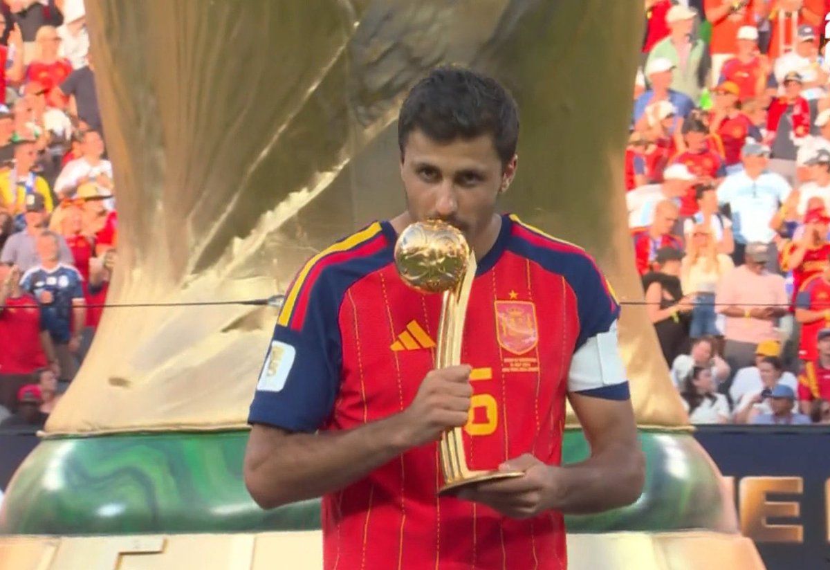 كأس العالم 2026.. رودري أفضل لاعب في المونديال وأوناي سيمون يحصد القفاز الذهبي