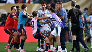 الفيفا يفتح تحقيقا لاتخاذ إجراءات تأديبيبة ضد الأرجنتين بعد أحداث المونديال المؤسفة