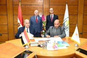 توقيع بروتوكول تعاون لتدريب طلاب كلية اللغات والترجمة بمراكز اللغة بجامعة أسيوط
