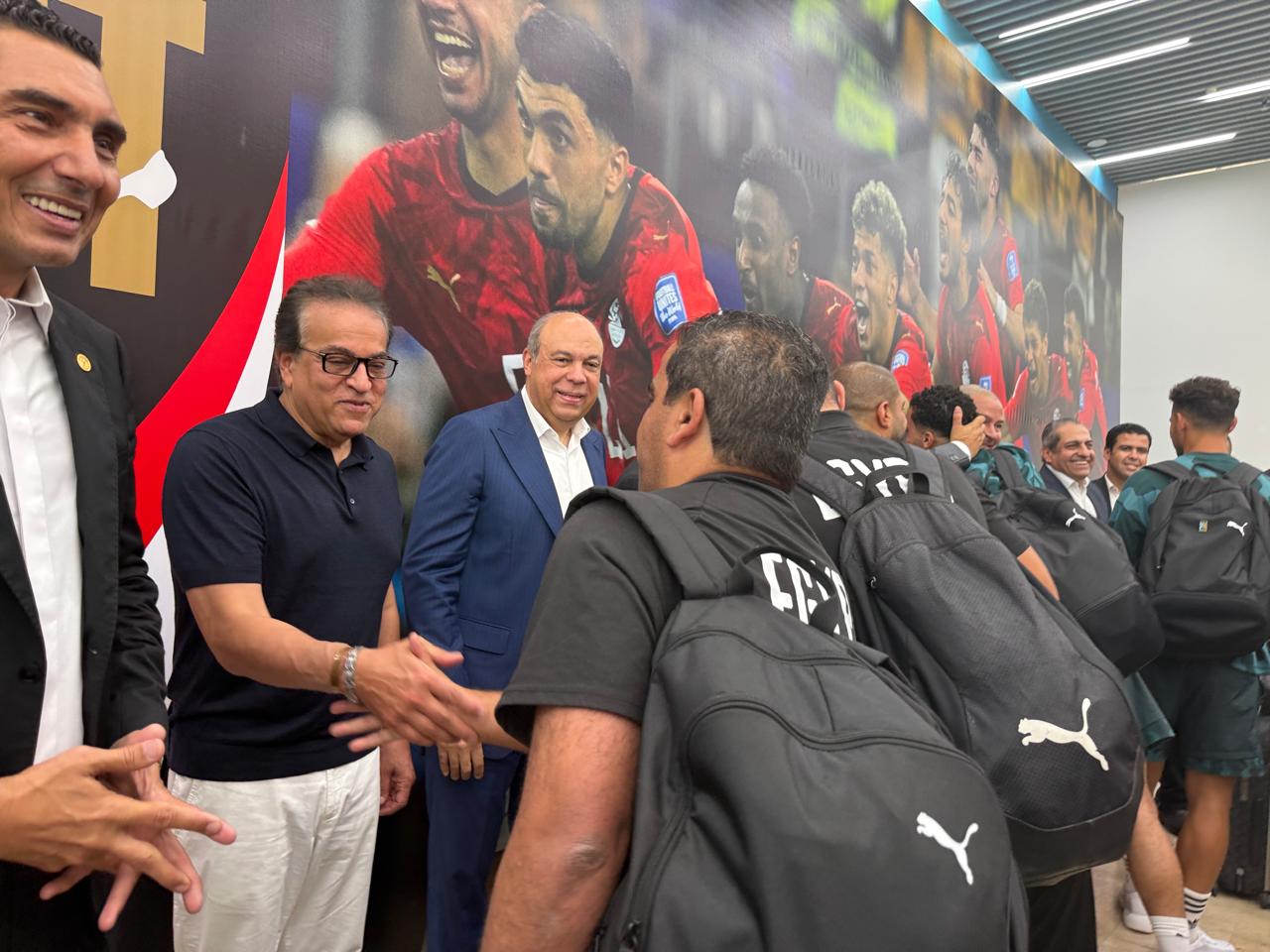 وزير الطيران المدني: المنتخب الوطني سطّر صفحة مضيئة في تاريخ الكرة المصرية